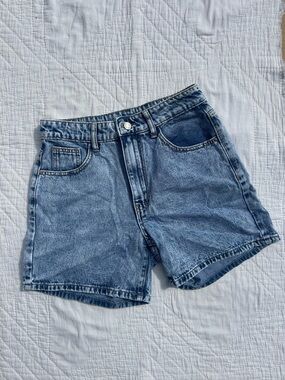 High Waisted Denim Shorts Light Wash Mom Fit Jean Shorts Size 30